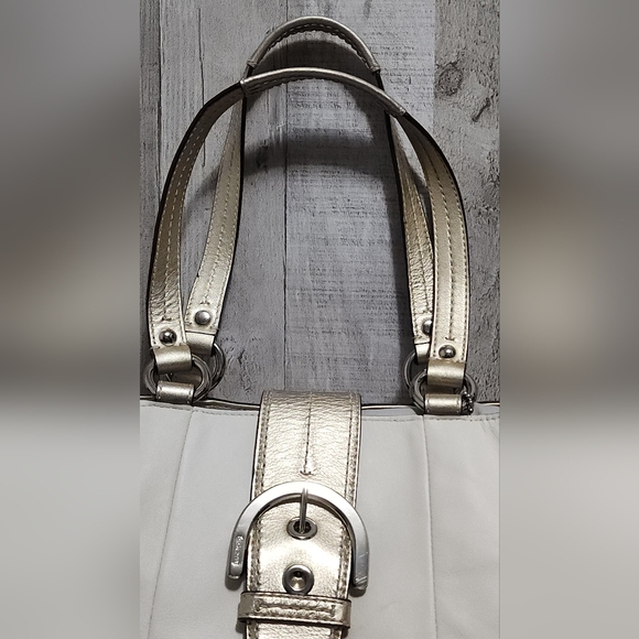🌷Vintage Coach Purse Soho East West Cream White Leather with Gold Handles 🌸 - Picture 3 of 11